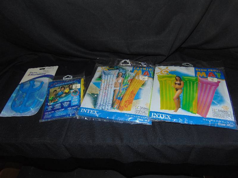 lot 7059 image: mixed lot pool accessories, rafts, hook