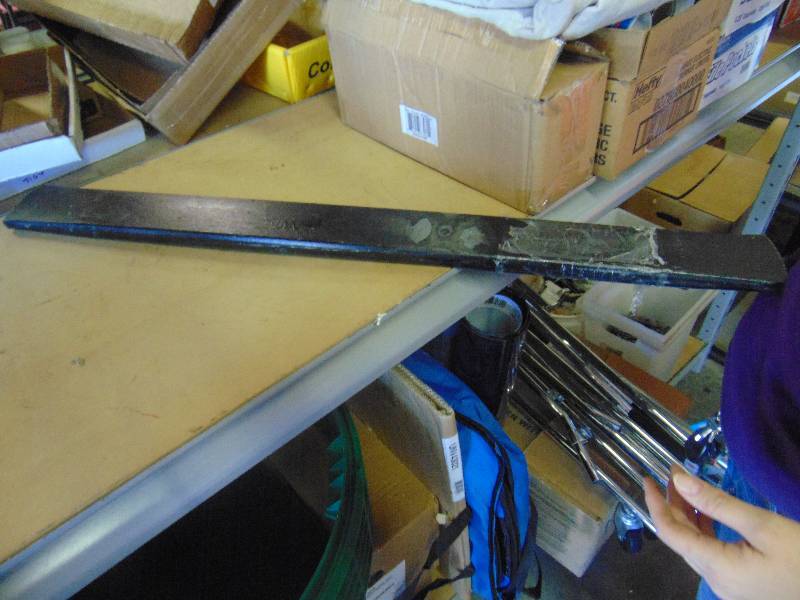 lot 7061 image: Steel bar  weight 33-14 x 3