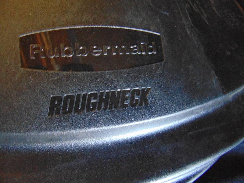 3)Rubbermaid Roughneck Replacement Lids for 45 gallon cans