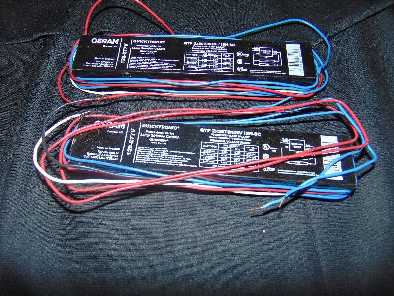 lot 7079 image: (2) ct. lot Osram Quiktronic ballast  Professional Series Lamp Striation Control 120-277V QTP 2 x 59T8 UNV ISN SC Sylvania
