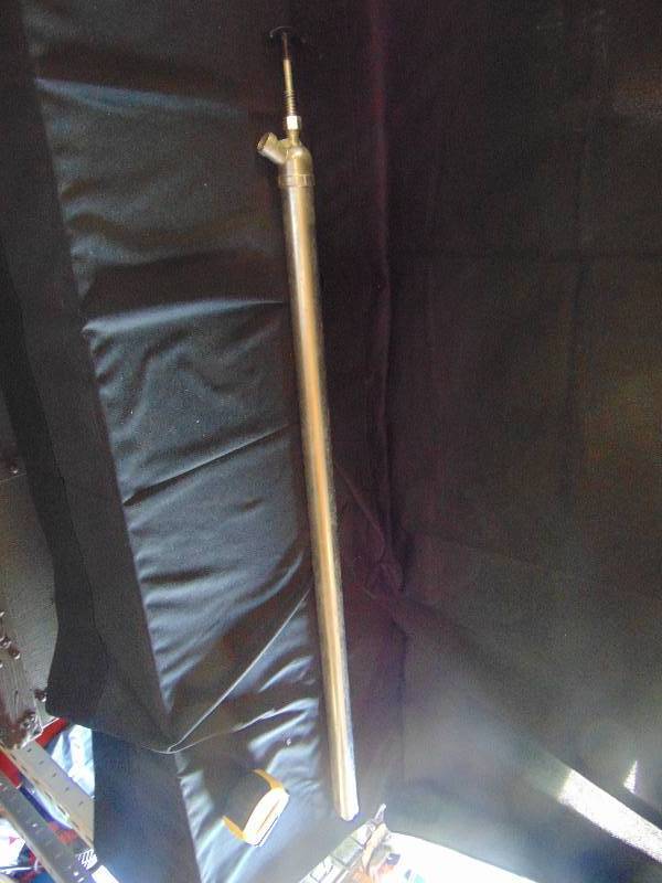 lot 7091 image: Pump for use in 5 gallon drum, 39 x 1-12