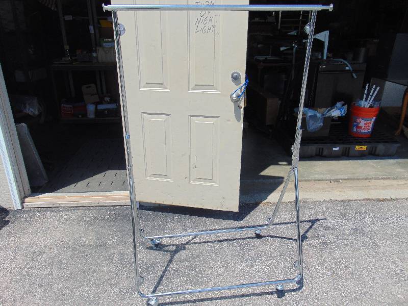 lot 7092 image: Collapsible Garment Rack on Casters