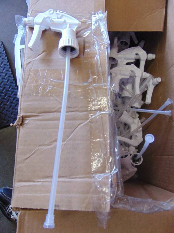 lot 7110 image: lot of spray bottle tops approx. 50, 9-12 stem