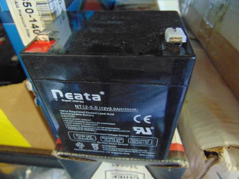 lot 7170 image: (1)Neata 12 Volt re-chargeable battery NT-12
