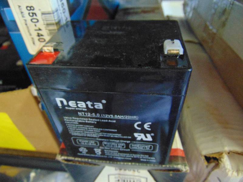 lot 7173 image: (1)Neata 12 Volt re-chargeable battery NT-12