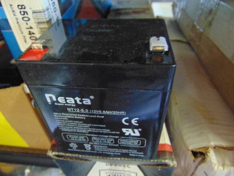 lot 7175 image: (1)Neata 12 Volt re-chargeable battery NT-12