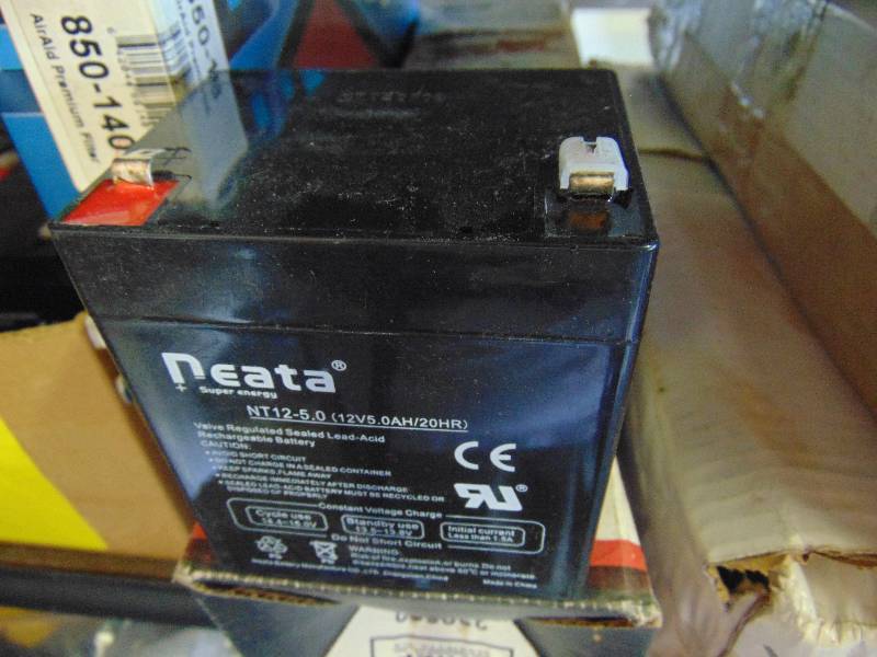 lot 7176 image: (1)Neata 12 Volt re-chargeable battery NT-12