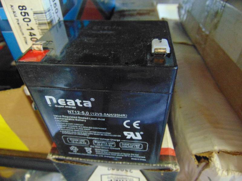 lot 7177 image: (1)Neata 12 Volt re-chargeable battery NT-12