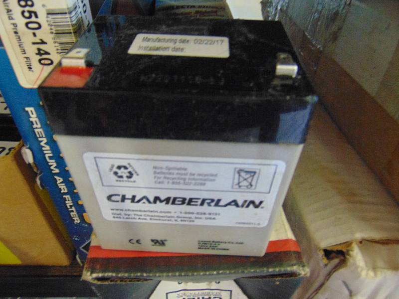 lot 7181 image: (1) Chamberlain 12 volt DJW12-4.5 rechargeable battery