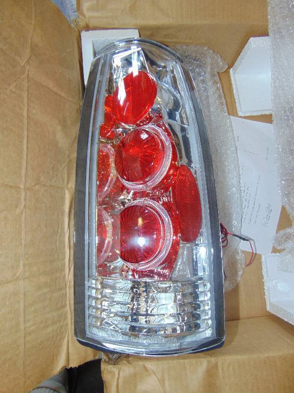 lot 7187 image: Eurolite 067120 C-10 88-99 GMC Truck Tail Lights