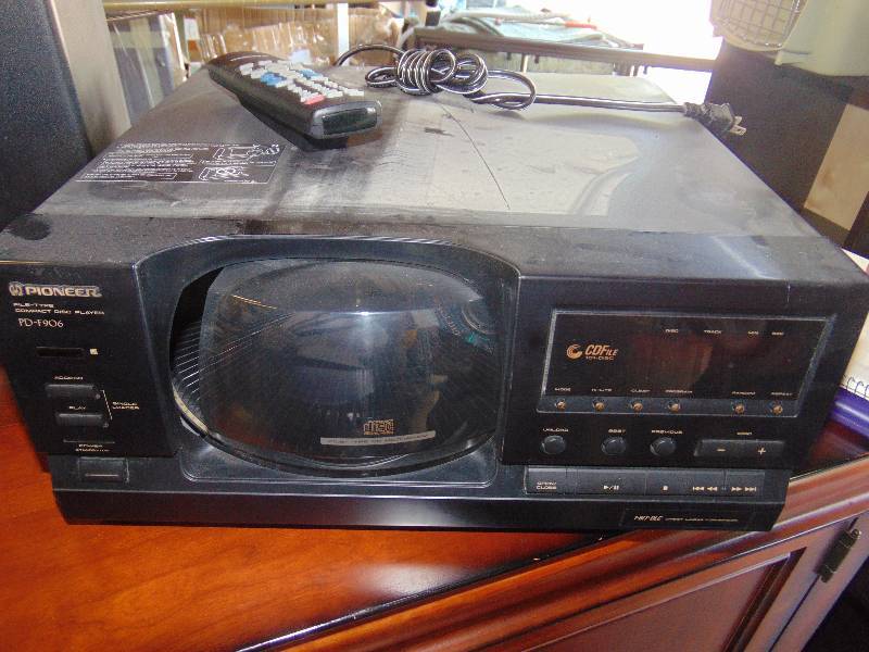 lot 7194 image: Pioneer PD-F906 CD Changer w remote