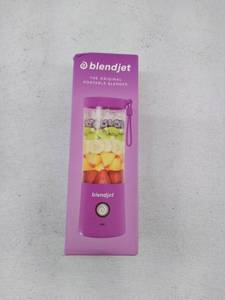 lot 55865 image: Retail - $49.00 BlendJet 2.0 16-oz Portable Rechargeable, Purple