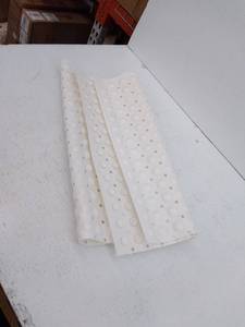 lot 56001 image: Full Bathtub Grip Mat, Cream White, (Used)