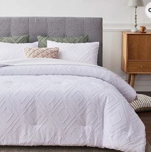 lot 56038 image: FROHAUL Boho Twin Comforter Set, White Rhombus Tufted Twin Size Comforter Set with Corner Loops,3 Pieces Embroidery Shabby Chic Bedding Comforter Sets for All Seasons (White, Twin)