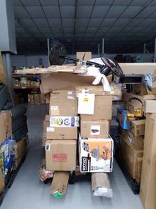 lot 57650 image: Pallet of Miscellaneous Items
