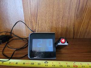 lot 358 image: Projection alarm clock