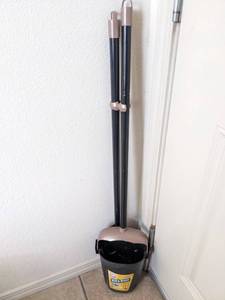 lot 109 image: Swivel Bin & Rake