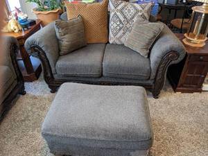 lot 113 image: 2 Cushion Love Seat W Ottoman And Pillows