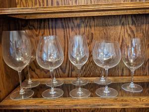lot 142 image: (9) Riedel Wine Glasses