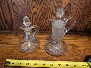 lot 143 image: (2) OilVinegar Cruets