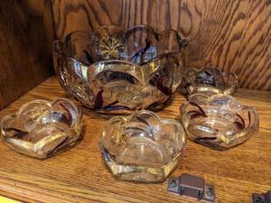 lot 150 image: Vintage Floral Bowl Set