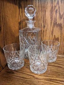 lot 151 image: Crystal Decanter & Glasses