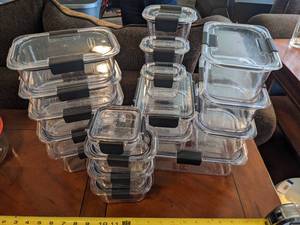 lot 153 image: Rubbermaid Locking Containers