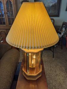 lot 161 image: Vintage Wood & Bevel Glass Octagon Table Lamp
