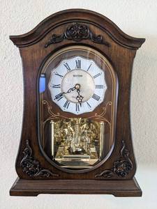 lot 167 image: Rhythm 9 - Melody Mantel Clock  CRH165NR06