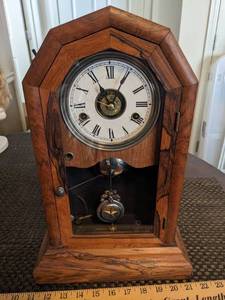 lot 170 image: Vintage Mantel Clock W Winding Key