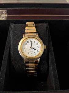 lot 182 image: Mens Lorus Watch