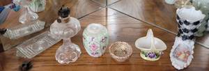 lot 370 image: Trinket bowlshoe decor