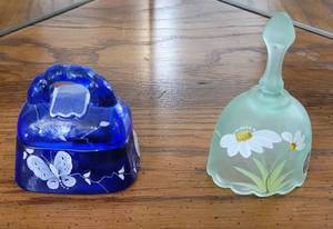 lot 373 image: Fenton bell whand painted daisy daises & hand painted blue purse trinket box signed