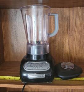 lot 377 image: Kitchen Aid blender