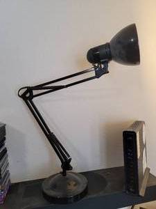 lot 401 image: Adjustable office lamp