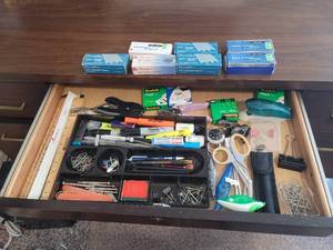 lot 407 image: Office supplies