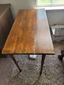 lot 419 image: Vintage side table 18 W x 36 D x 25 H