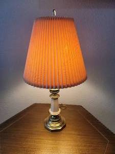 lot 420 image: Metal table lamp