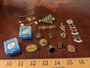 lot 193 image: Tie Pins