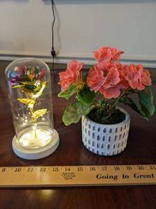 lot 203 image: Lighted Rose Decor  Faux Flower