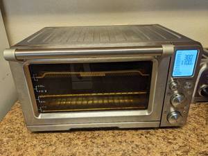 lot 220 image: Breville Smart Convection Toaster Oven