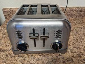 lot 221 image: Cuisinart 4 Slice Toaster