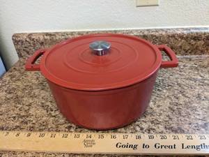 lot 222 image: Threshold Cast Iron Dutch Oven