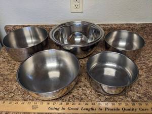 lot 237 image: SS Mixing Bowls