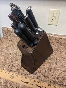 lot 254 image: Knife Block W Mix Brand Kitchen Knives  See Pics