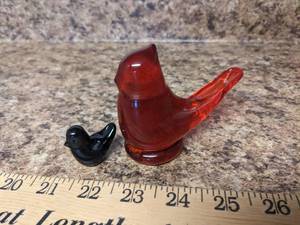 lot 270 image: Signed Red Bird  Mini Glass Bird
