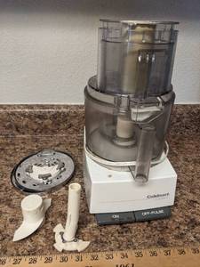 lot 281 image: Cuisinart Custom 11 Food Processor