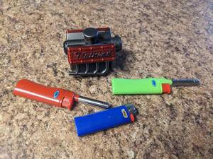lot 292 image: (4) Lighters