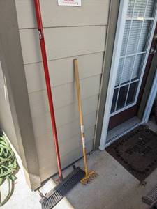 lot 300 image: Libman Push Broom  Garden Rake