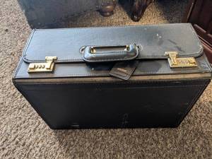 lot 309 image: Vintage Briefcase